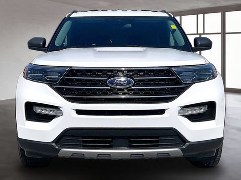 Used 2022 Ford Explorer XLT w/ Equipment Group 202A RWD image 2
