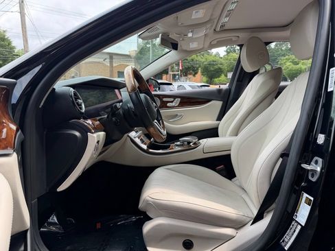 Used 2020 Mercedes-Benz E 450 4MATIC Sedan w/ Parking Assistance Package image 25