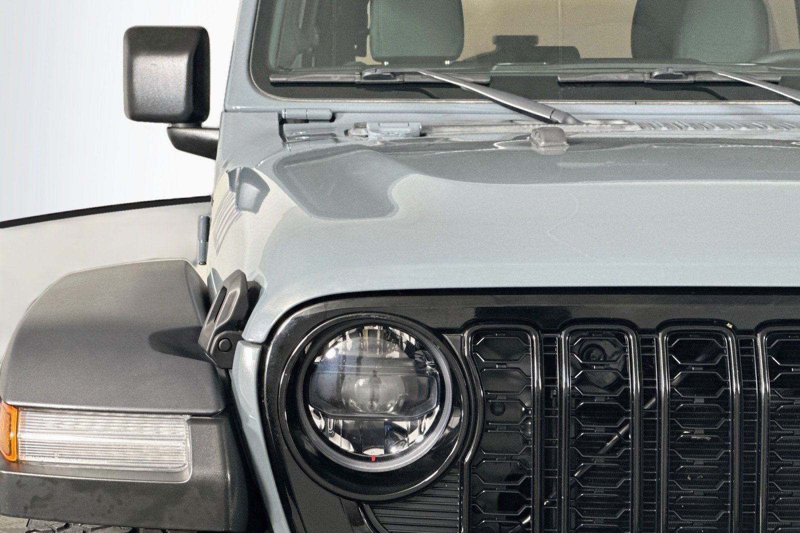 Used 2024 Jeep Wrangler Unlimited AWD/4WD image 13