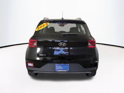 Used 2023 Hyundai Venue SEL w/ Cargo Package image 5