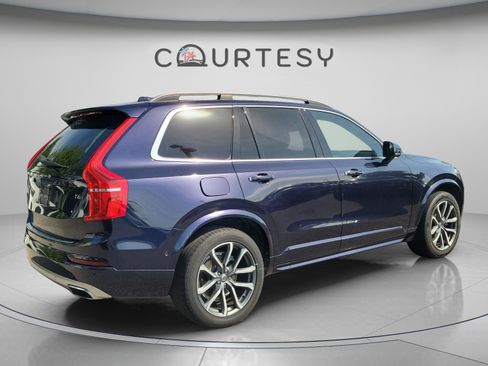 Used 2017 Volvo XC90 T6 Momentum w/ Vision Package AWD/4WD image 3