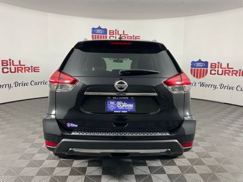 Used 2017 Nissan Rogue S w/ Appearance Package image 4