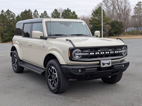 Certified 2025 Ford Bronco Outer Banks image 1
