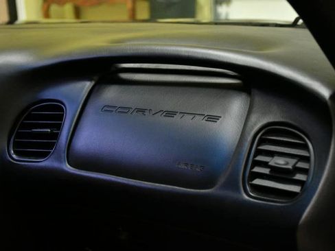 Used 1999 Chevrolet Corvette Coupe image 38
