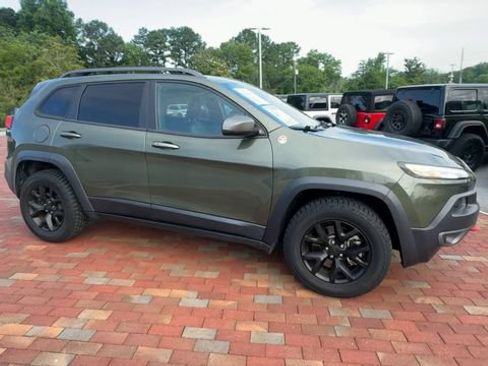 Used 2018 Jeep Cherokee Trailhawk w/ Quick Order Package 27L AWD/4WD image 4