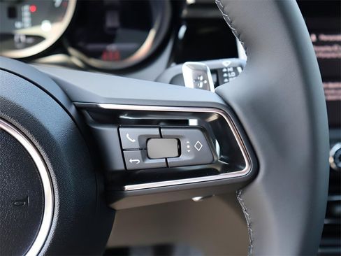 New 2025 Porsche Macan image 29