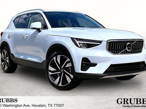 Used 2024 Volvo XC40 B5 Plus w/ Protection Package Premier AWD/4WD image 1