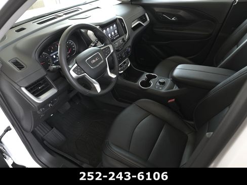 Used 2024 GMC Terrain SLT w/ Infotainment Package II AWD/4WD image 9