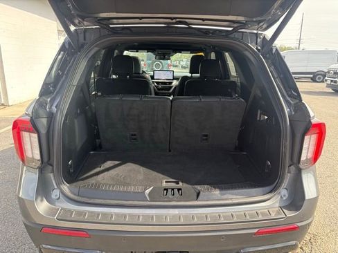 Used 2025 Ford Explorer ST-Line w/ Premium Package image 37