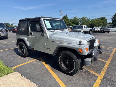 Used 2004 Jeep Wrangler Sport w/ Convenience Group AWD/4WD image 4