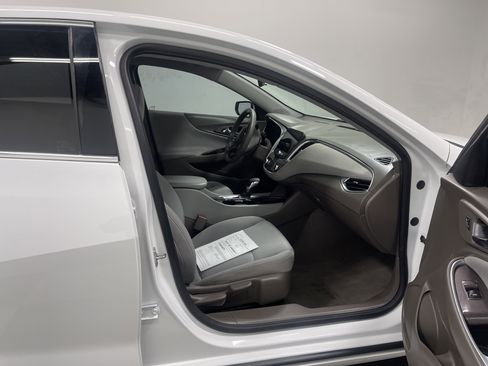 Used 2021 Chevrolet Malibu LT image 25