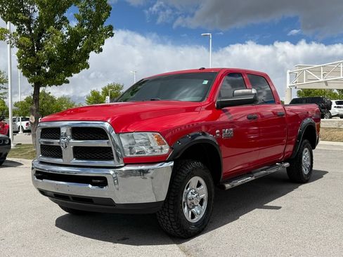 Used 2018 RAM 2500 Tradesman w/ Chrome Appearance Group AWD/4WD image 4