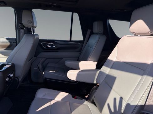 Used 2023 GMC Yukon SLT image 13