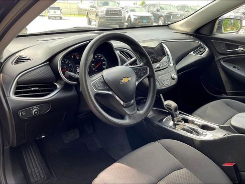 Used 2025 Chevrolet Malibu LT image 18