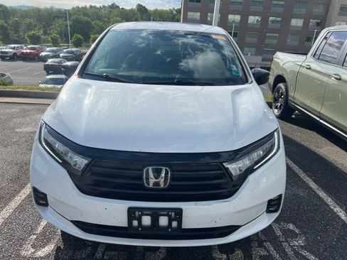 Used 2024 Honda Odyssey Sport image 6