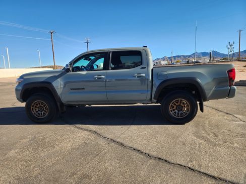 Used 2023 Toyota Tacoma TRD Off-Road image 8