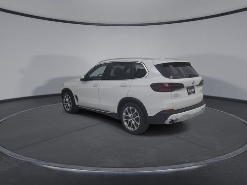 Used 2025 BMW X5 xDrive50e AWD/4WD image 12