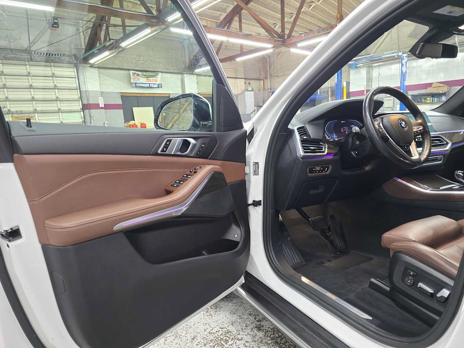 Used 2022 BMW X5 xDrive45e w/ Climate Comfort Package AWD/4WD image 19