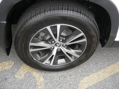 Used 2019 Toyota Highlander Plus image 4