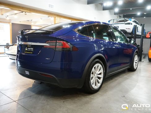 Used 2019 Tesla Model X 75D AWD/4WD image 4