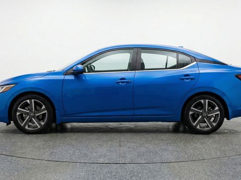 Used 2025 Nissan Sentra SV FWD image 5