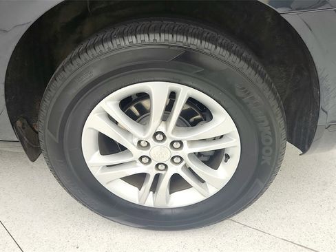 Used 2019 Buick Enclave Essence image 30