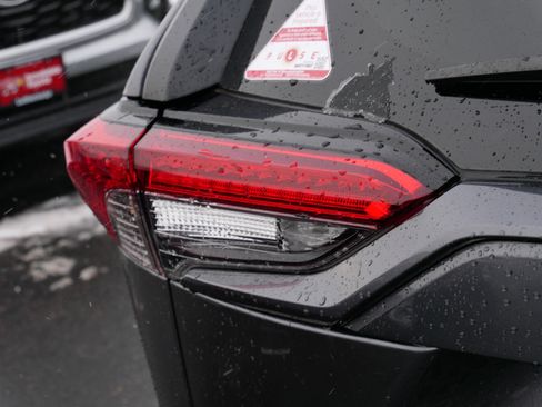 Certified 2025 Toyota RAV4 XLE image 17