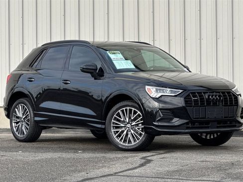 Used 2023 Audi Q3 2.0T Premium Plus image 2