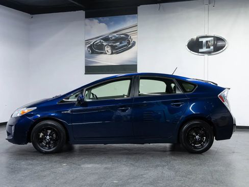 Used 2013 Toyota Prius Two image 8