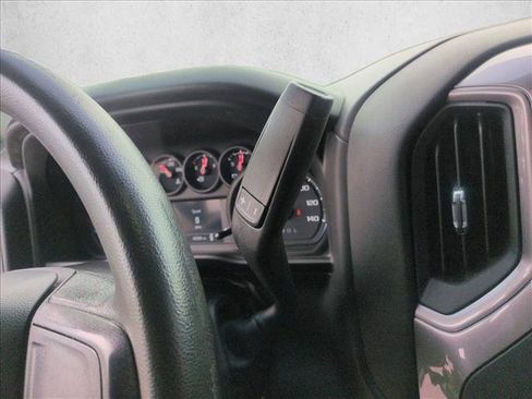 Used 2022 Chevrolet Silverado 2500 Custom w/ Custom Convenience Package image 12