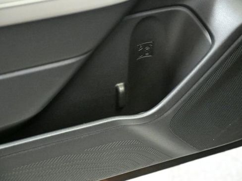 Used 2025 Subaru Forester image 40