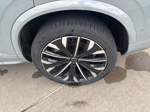 Used 2025 Volvo XC90 B6 Plus image 14