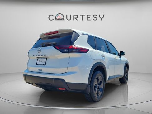 New 2026 Nissan Rogue SV FWD image 4