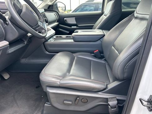 Used 2025 Ford Expedition Max Active RWD image 9