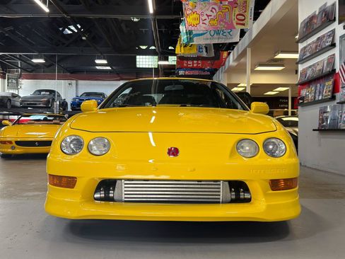 Used 2000 Acura Integra Type R FWD image 2