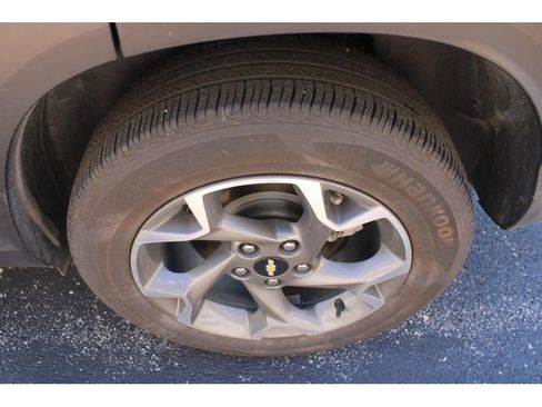 Used 2024 Chevrolet Trax LT w/ Driver Confidence Package image 8