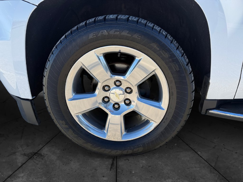 Used 2020 Chevrolet Suburban Premier AWD/4WD image 14