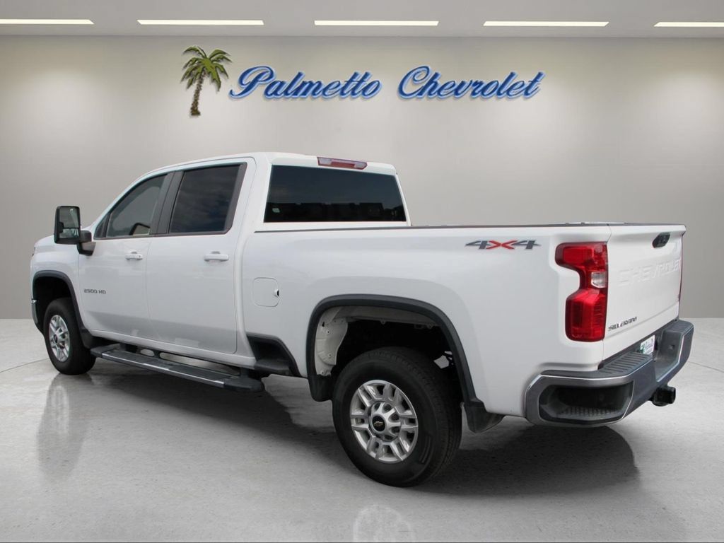 Used 2025 Chevrolet Silverado 2500 LT w/ Convenience Package AWD/4WD image 4