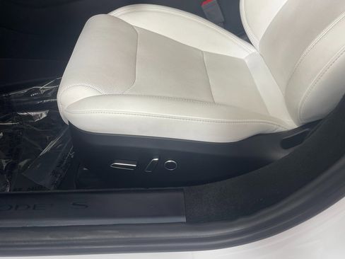 Used 2023 Tesla Model S Standard Range image 26