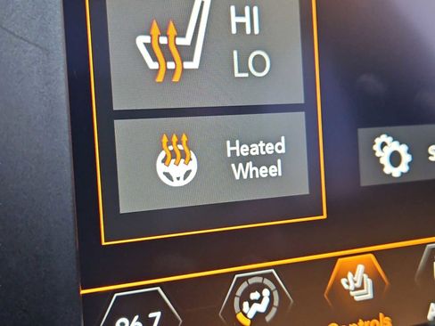 Used 2021 Jeep Renegade Limited w/ Sun & Sound Group image 22