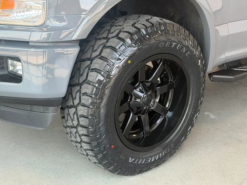 Used 2018 Ford F150 XLT w/ Equipment Group 302A Luxury AWD/4WD image 9