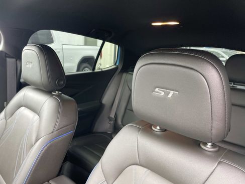 Used 2025 Buick Envista Sport Touring w/ Convenience I Package FWD image 24