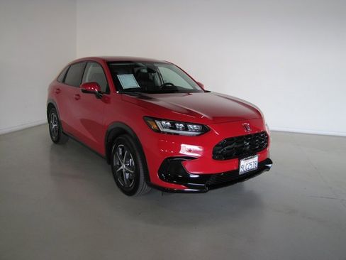 Certified 2024 Honda HR-V EX-L image 3