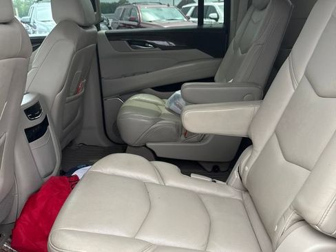 Used 2018 Cadillac Escalade ESV Premium Luxury AWD/4WD image 3