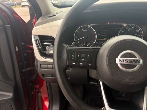 Used 2021 Nissan Rogue SV FWD image 16