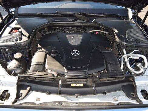 Used 2020 Mercedes-Benz E 450 4MATIC Sedan w/ Driver Assistance Package image 38