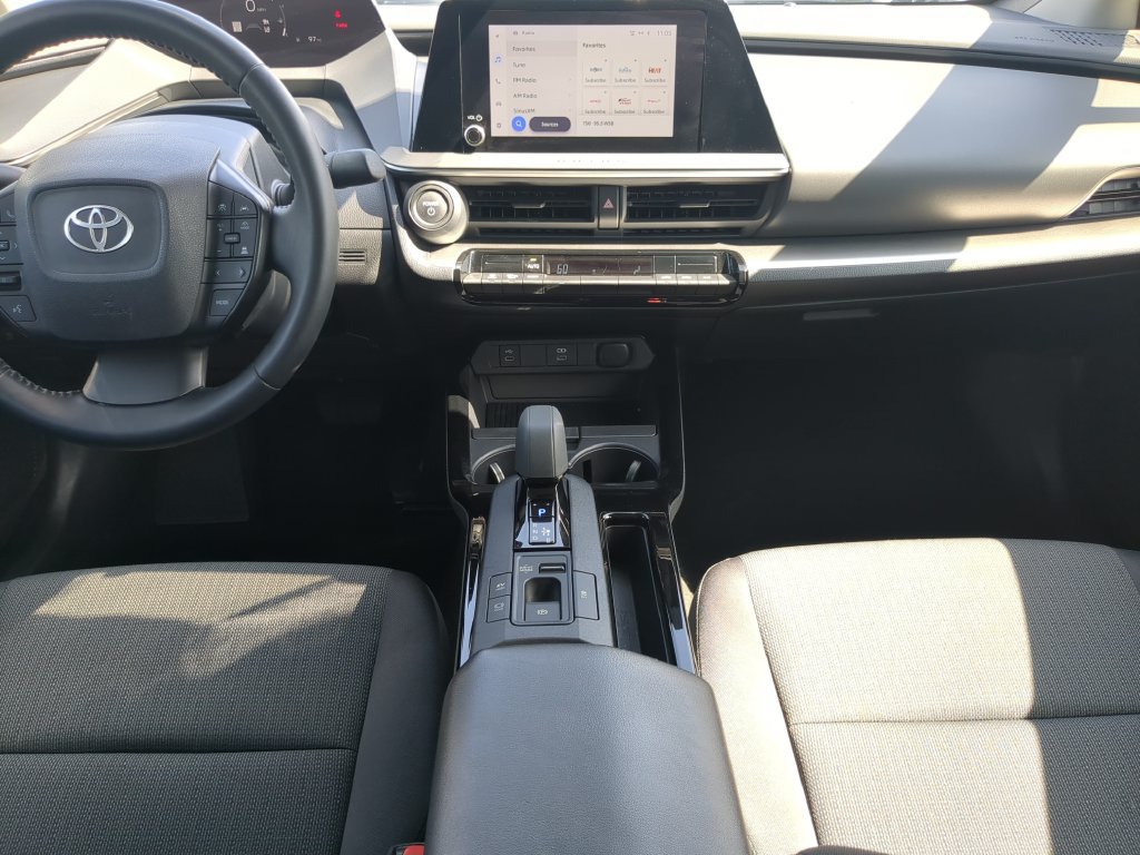 Used 2025 Toyota Prius LE FWD image 14