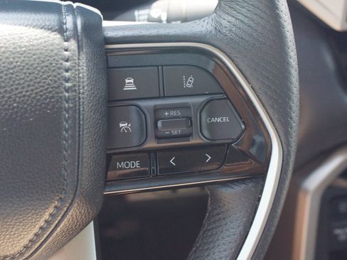 Used 2024 Toyota Tundra Limited AWD/4WD image 11