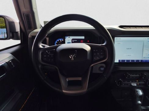 Used 2022 Ford Bronco Badlands image 15