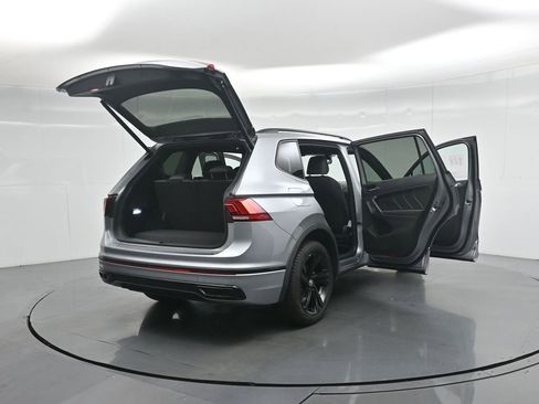 Used 2024 Volkswagen Tiguan SE R-Line image 6